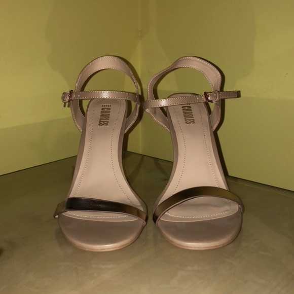 ❤️3 FOR $50❤️ NWOT 3inch Tan Heels with Gold Strap - Picture 2 of 6